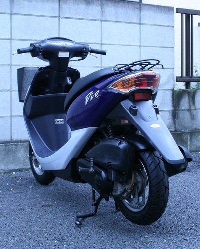 スマートディオ 燃費の良い４ストタイプ エンジン実働 バッテリ新品 オイル交換済 書類完備 水冷・4ストローク原付スクーター「スマート・Dio」のカラーを変更して