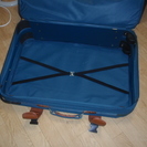布製スーツケース(タイヤ付き)