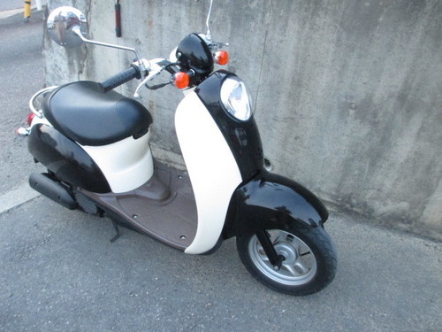 ホンダ　クレアスクーピーi　ブラック/クリーム　６９０００円　神奈川湘南地区～