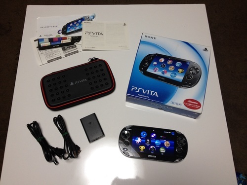 PS Vita 箱、説明書などあり、ソフト４本セット