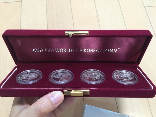 FIFA WORLD CUP (COREA/JAPAN)記念銀貨（10000won×4枚）