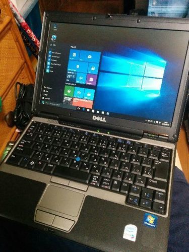 完売御礼、横浜市磯子区。Windows10 DELL  D430 Core2 U7600  2GB/40GB  手頃なB5ノート　DVDベースつき