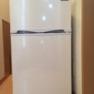 2015年製の２ドア冷蔵庫