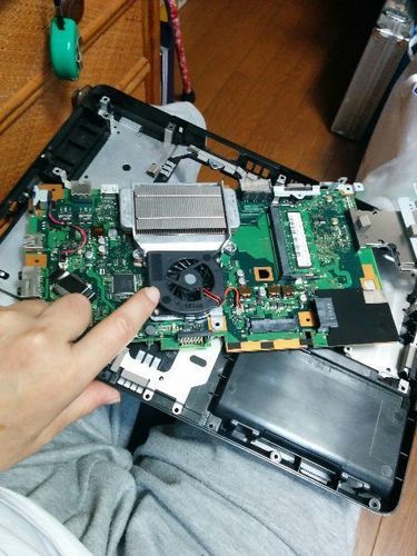 完売御礼、大阪市。整備完璧。Windows10 富士通A6270改　Cel585  2GB/120GB officeパワーポイント付き　オーバーホール快適　すぐに使える一台。