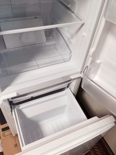 冷蔵庫　　　2015年8月購入　未使用　（型番　SJB14A_W-ホワイト）