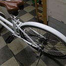 [2098]ブリヂストン マークローザ BRIDGESTONE MarkRosa　シティクロス　26インチ　外装6段変速　LEDオートライト　アルミフレーム　ローラーブレーキ　大型ステンレスカゴ　BAA自転車安全基準適合　ホワイト