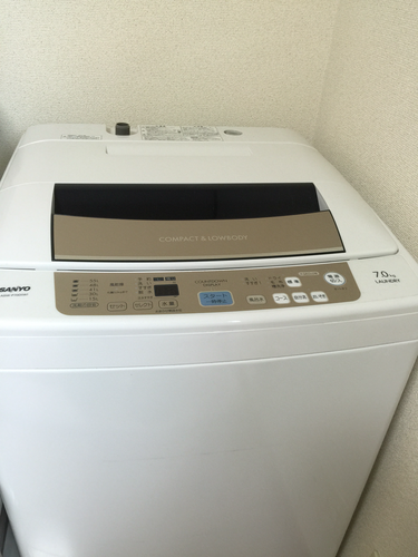 値下げしました！！2011年製ですが、1年しか使用 していません。屋内に保管してました。7キロの洗濯機