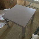IKEAのミニテーブル300円