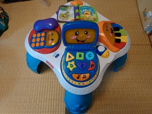 つかまり立ちを始めた赤ちゃんに フィッシャープライス おしゃべりバイリンガル テーブル みん 御殿山のおもちゃ 知育玩具 の中古あげます 譲ります ジモティーで不用品の処分 つかまり立ちを始めた赤ちゃんに フィッシャープライス おしゃべりバイリンガル テーブル みん 御殿山のおもちゃ 知育玩具 の中古あげます 譲ります ジモティーで不用品の処分