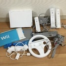 Wii本体+ソフト8本+付属品【お取引終了しました】