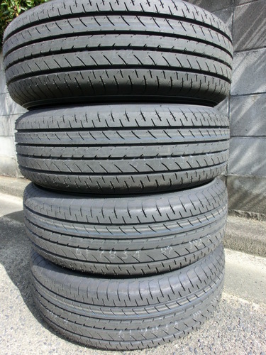 新車外し ブルーアース 215/65R16 2015年製 BluEarth E51