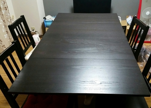 IKEA ダイニングテーブル（椅子４脚付き）　伸縮可能！（サイズ90×90　135×90　180×90）