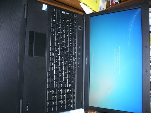 WIN7　英語版搭載　Dynabook Satellite L35 220C 超美品！！