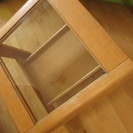 ガラスの天板　木製正方形のテーブル