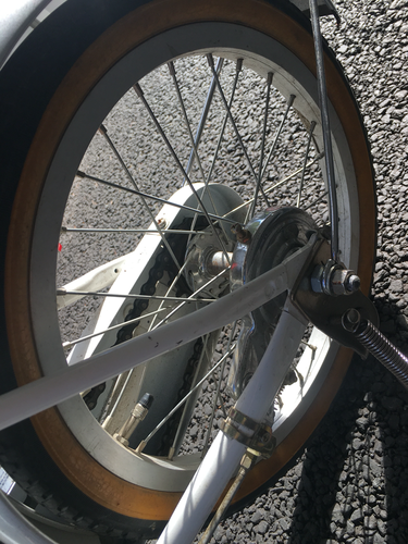 16インチ補助輪付き自転車
