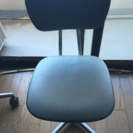 事務所で使用していた椅子です。