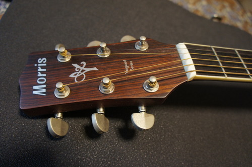 アコースティックギター　Morris　MVー７０１
