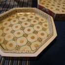 蓮華紋金襴手八角陶箱　内海市雅作