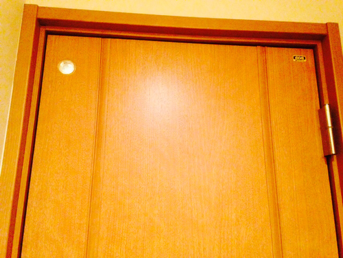室内ドア ドア 簡易鍵付き 美品 (コナ) 横浜の家具の中古あげます・譲ります｜ジモティーで不用品の処分