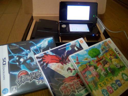 【美品】３ＤＳ＋とびだせどうぶつの森＋ポケモンＢ２・Ｙ