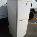ＳＨＡＲＰ　シャープ冷凍冷蔵庫　１４０Ｌ　２００５年製