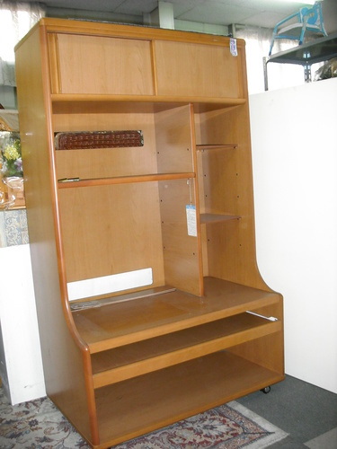 値下げ。廃業未使用展示家具　木製和机・パソコンデスク・座机　収納・スライドテーブル・キャスター・コンセント付き　座用パソコンデスク。　ｗ９０ｄ５３（７８）ｈ１４８ｃｍ