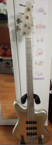 エレキベース　ESP【銀】