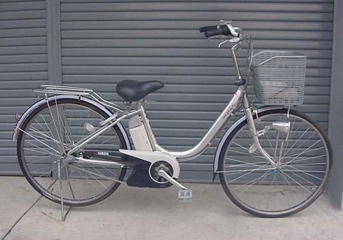 ＜美品＞ヤマハ PAS リチウム 26インチ・シルバー 充電器付 X551