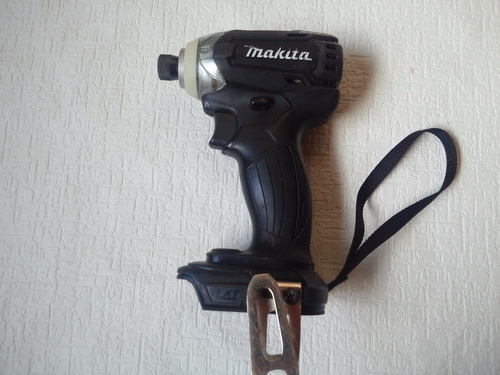 インパクトドライバー14.4V　マキタ　TD136