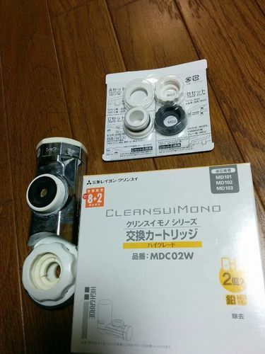 浄水器と新品カートリッジ