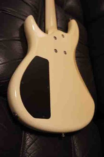 ベースギター　Morris Air Bass MJ-01