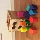 木製知育玩具 「DROP IN THE BOX」