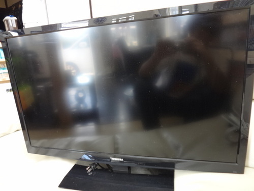 【取引中】　◇TOSHIBA/REGUZA・３２型液晶テレビ・・・リモコンが作動しない為、安めの出品です◇