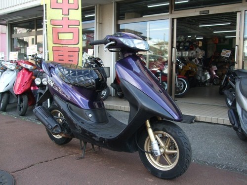 ご成約ありがとうございます。 NO.534 ライブディオZX (DIO) エナメルシート 外装新品 サイドスタンド付き ☆彡
