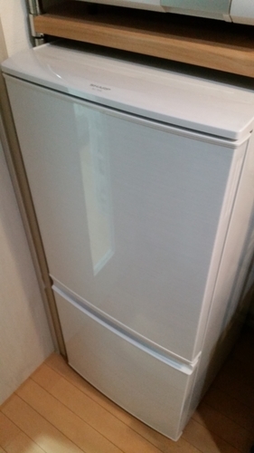 2013年製 シャープ 2ドア冷凍冷蔵庫 137L SJ14X-W