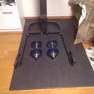 マルチトレーニング器具を売ります。（チンニング・ディップス・プッシュアップ・ニーレイズが可能）マット付きです。「おまけに８キロのダンベル２個つけます」