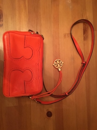 TORY BURCH のレザーショルダーバッグ売ります