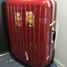 赤いスーツケース