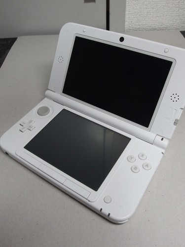 ニンテンドー３DS LL
