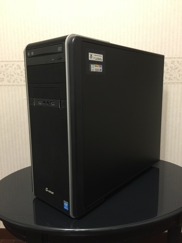 使用３ヶ月のゲーミングPC本体+モニターを売ります。
