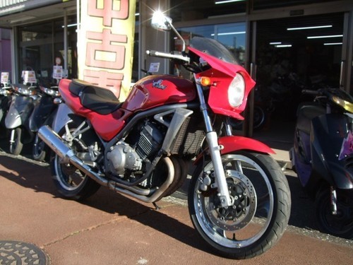 ご成約ありがとうございます。 NO.600 バリオス(BALIUS) 水冷4サイクル4気筒エンジン ビキニカウル付き ☆彡