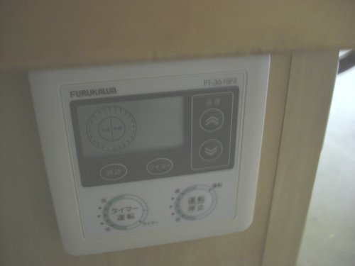 ♪電気式床暖房付のコルク台♪　更に寒い季節が来る前にちょっと変わった暖房器はいかがですか?