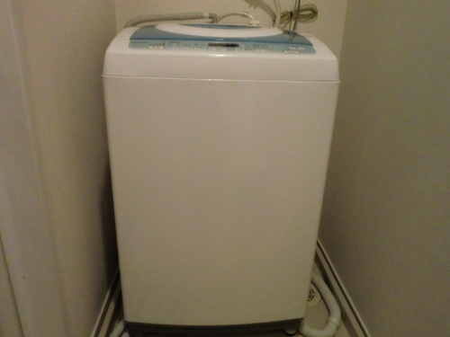 東芝全自動電気洗濯機　７キロ　ふろ水ホース新品付き