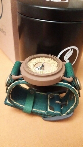 ストア ドラマでも使用される「くるき亭」のおしゃれな腕時計 