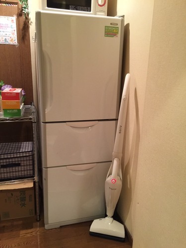 HITACHIのでっかい冷蔵庫、格安です。