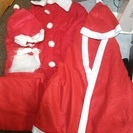 クリスマス目前　大人用サンタ服2枚・帽子2個、ヒゲ1個有り