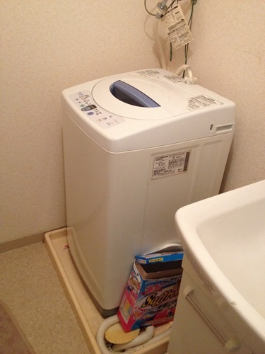 日立の洗濯機(3000円）