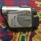 ビデオカメラ  HITACHI製 DZ-GX25M 2005年製