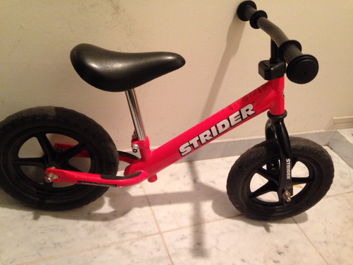 【新品】 【商談中】ストライダー サドル調節レバー付き 幼児用自転車