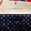 【衝撃価格!!】元値8万円のルイヴィトンの財布 マルチカラー